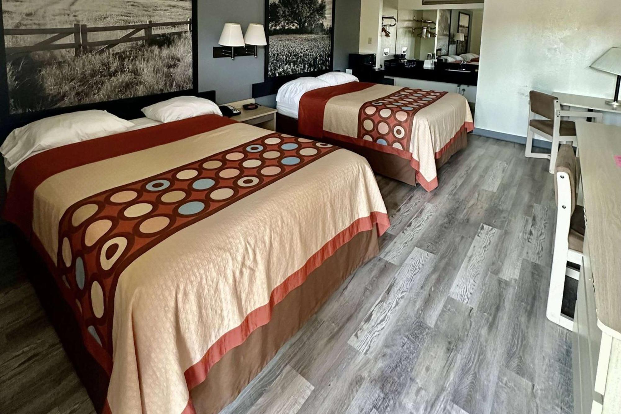 Super 8 By Wyndham Tx Hotel Athens