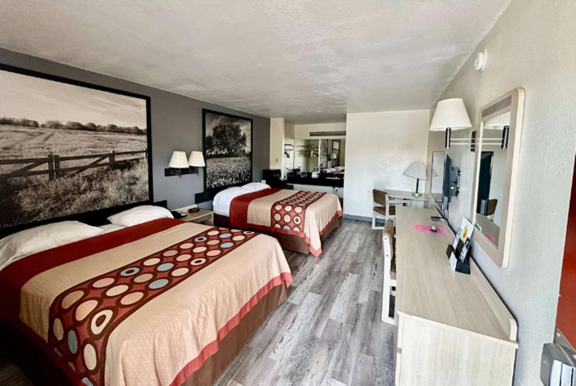 Super 8 By Wyndham Tx Hotel 2*