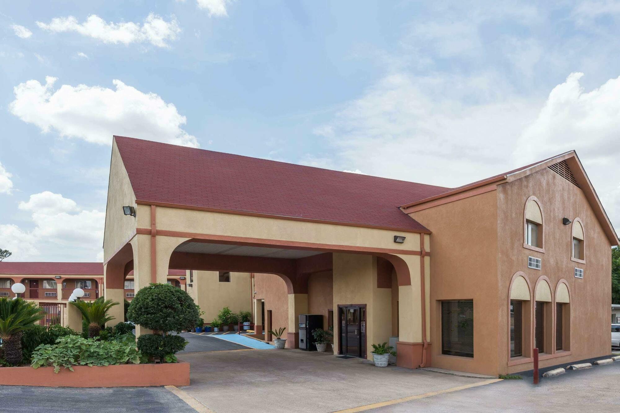 Super 8 By Wyndham Tx Hotel Athens